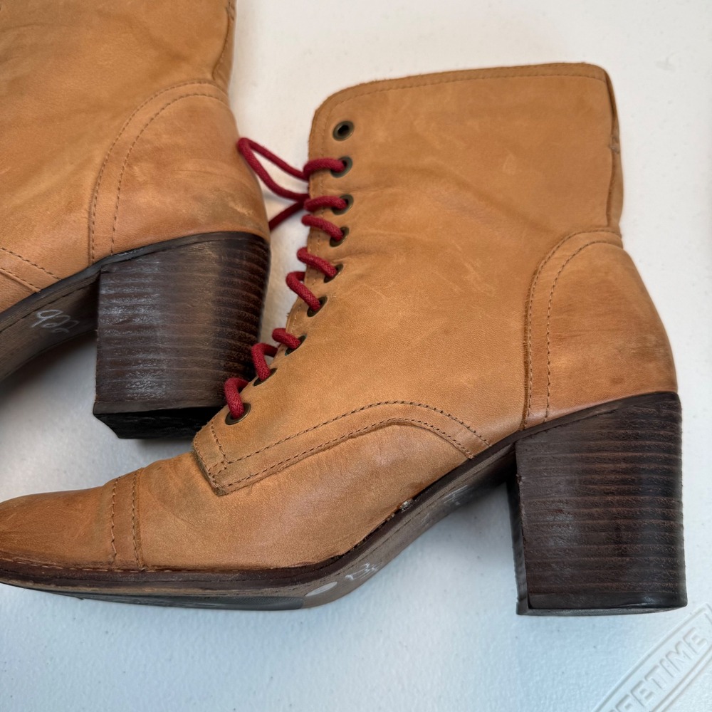 Vince Camuto Vestas Tan Leather Red Lace Up Ankle Boots 9B - Picture 5 of 16